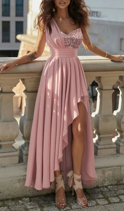 Vestido de fiesta sin mangas con volantes y lentejuelas